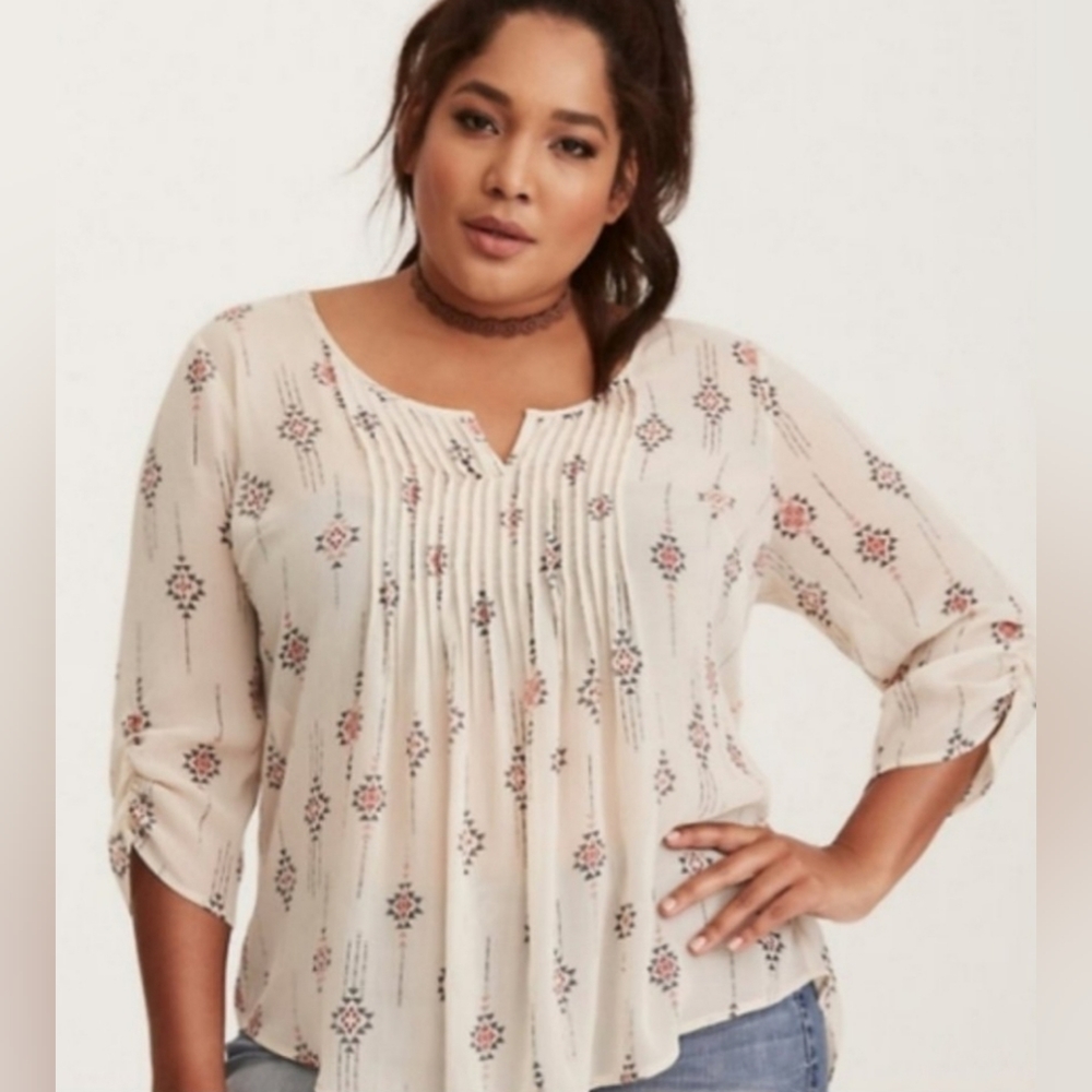 Torrid, NWOT, Geo Print, Pleated, Chiffon Top, Size 2X
